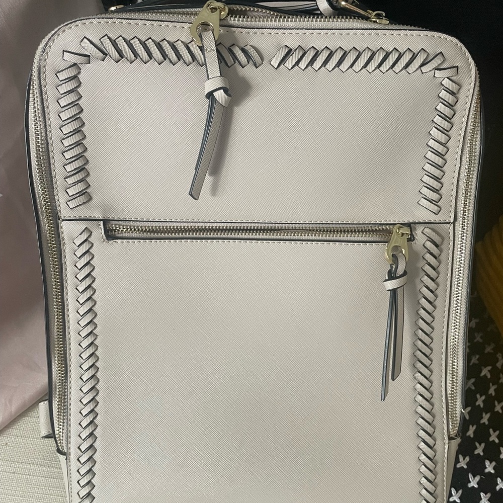 Stunning Calpak Kaya 15” laptop bag